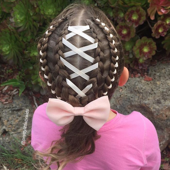 mom-braids-unbelievably-intricate-hairstyles-every-morning-before-school__700
