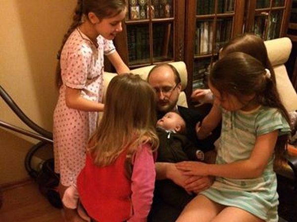 В своей дочке я люблю все () В своей дочке я люблю все