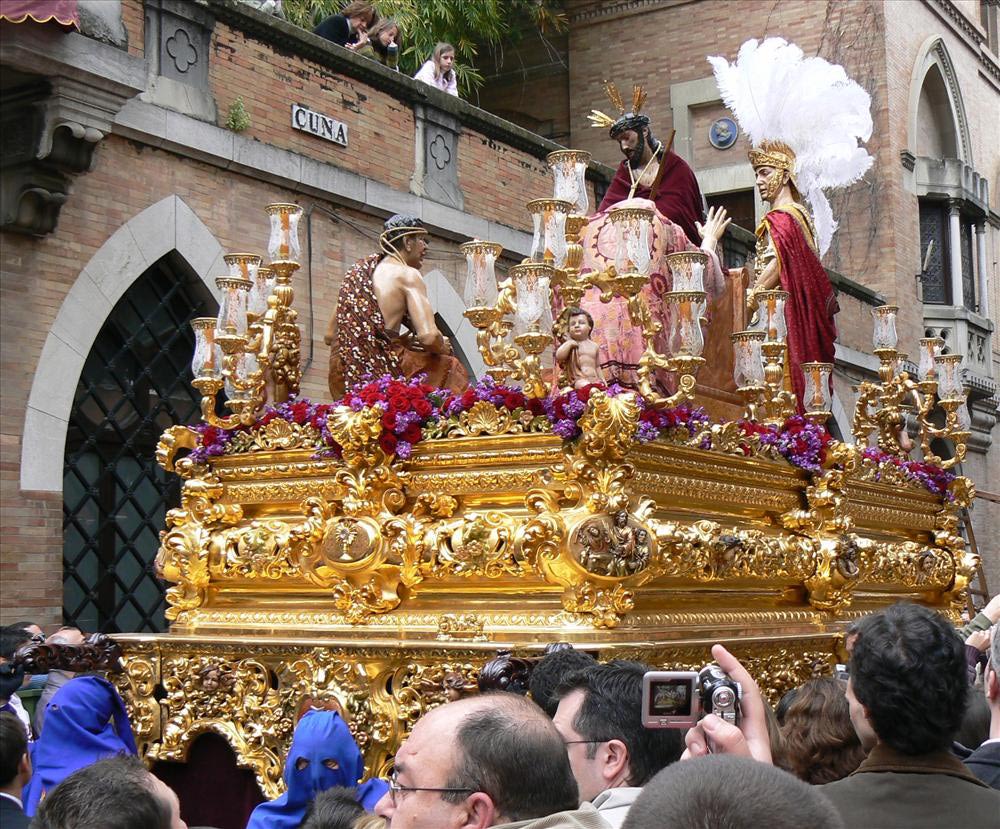 En espana. Семана Санта в Испании. Семано Санто страсная неделя. Семана Санта Севилья. La semana Santa в Испании.