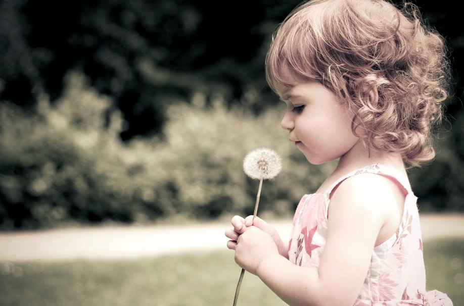 131596__baby-baby-girl-flower-dandelion-curls_p