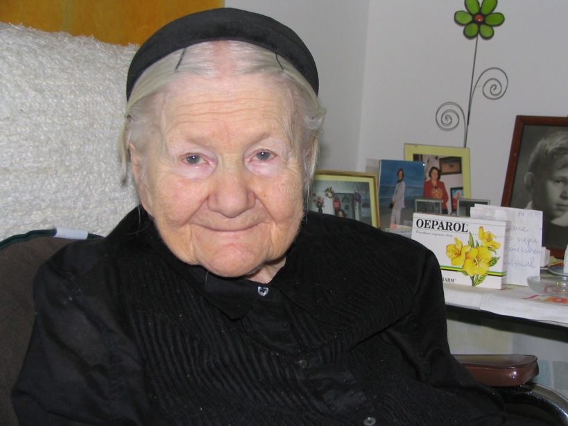 Ирена Сендлерова: героиня без страха, упрека и лаврового венка () Ирена Сендлерова: героиня без страха, упрека и лаврового венка