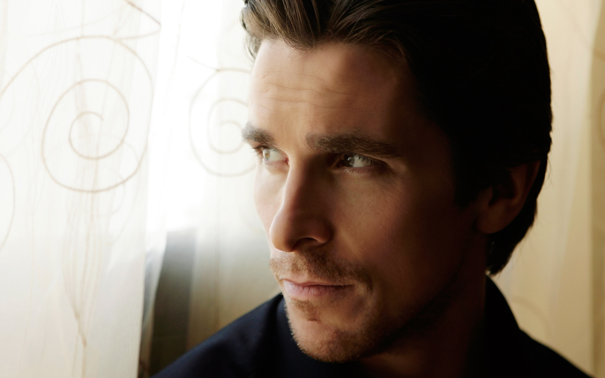 ws_Christian_Bale_Portret_2560x1600