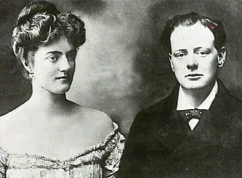 Churchill_with_his_wife