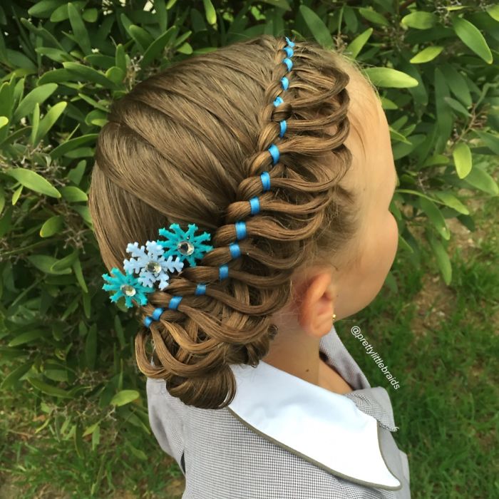 mom-braids-unbelievably-intricate-hairstyles-every-morning-before-school-8__700