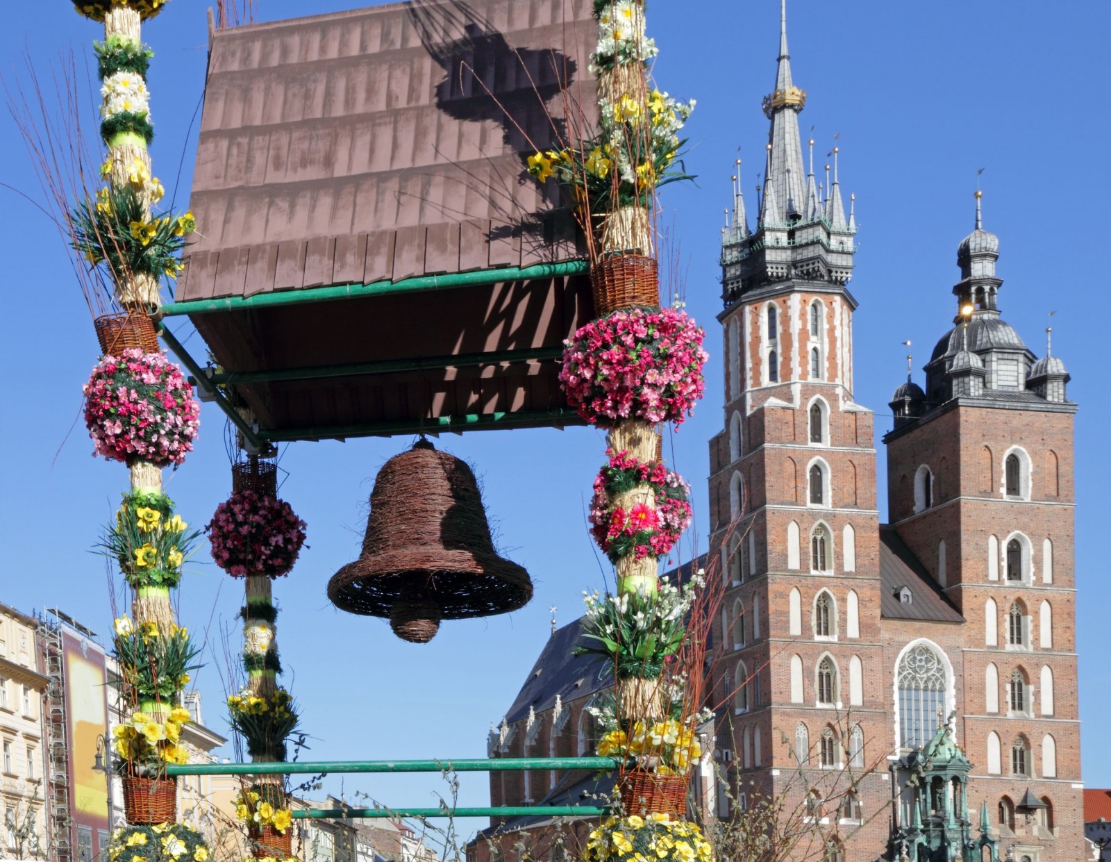 traditional-easter-decorations-on-main-square-cracow-malopolska-poland-europe-1600x1241
