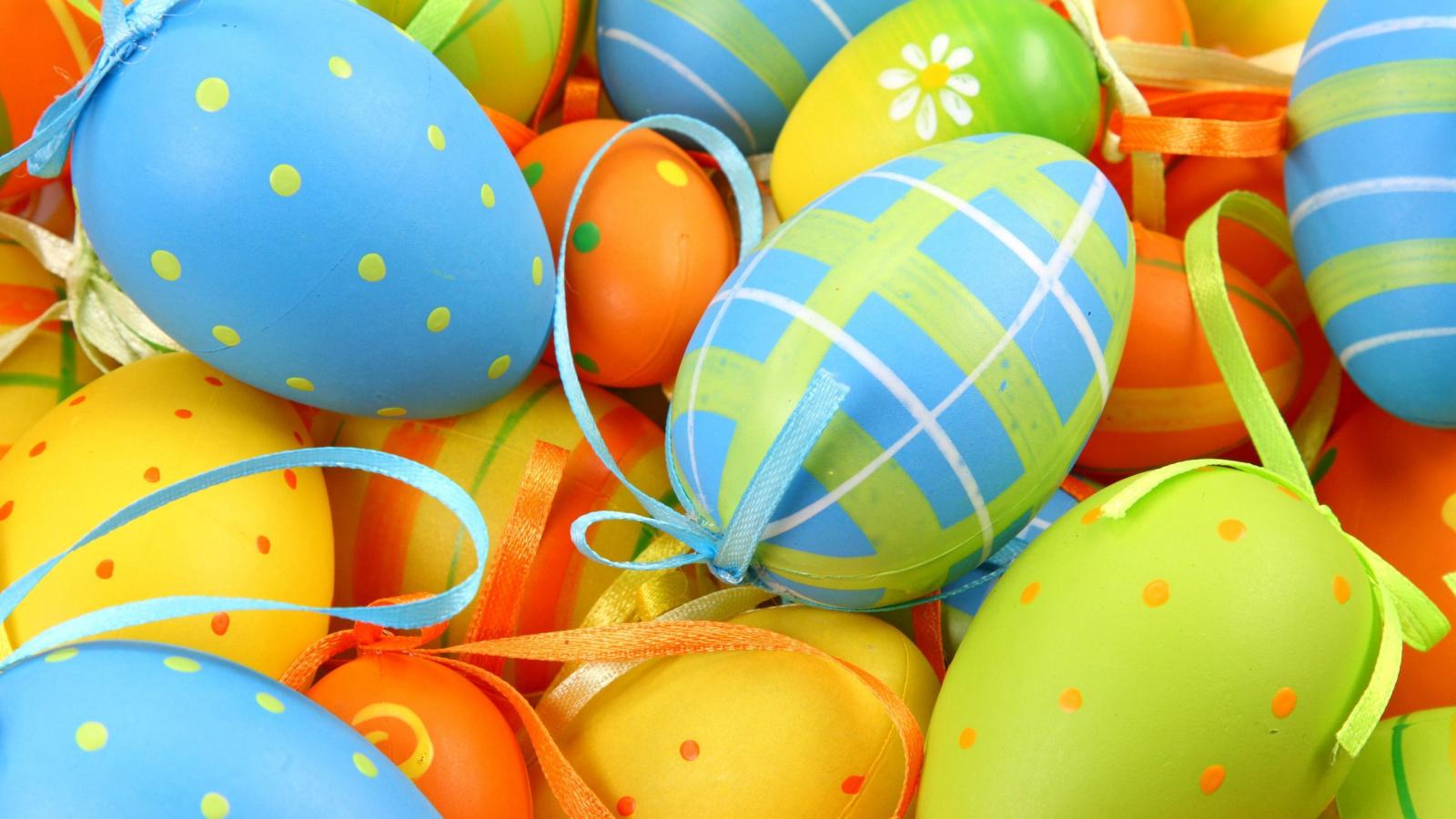 easter-eggs-background-wallpaper