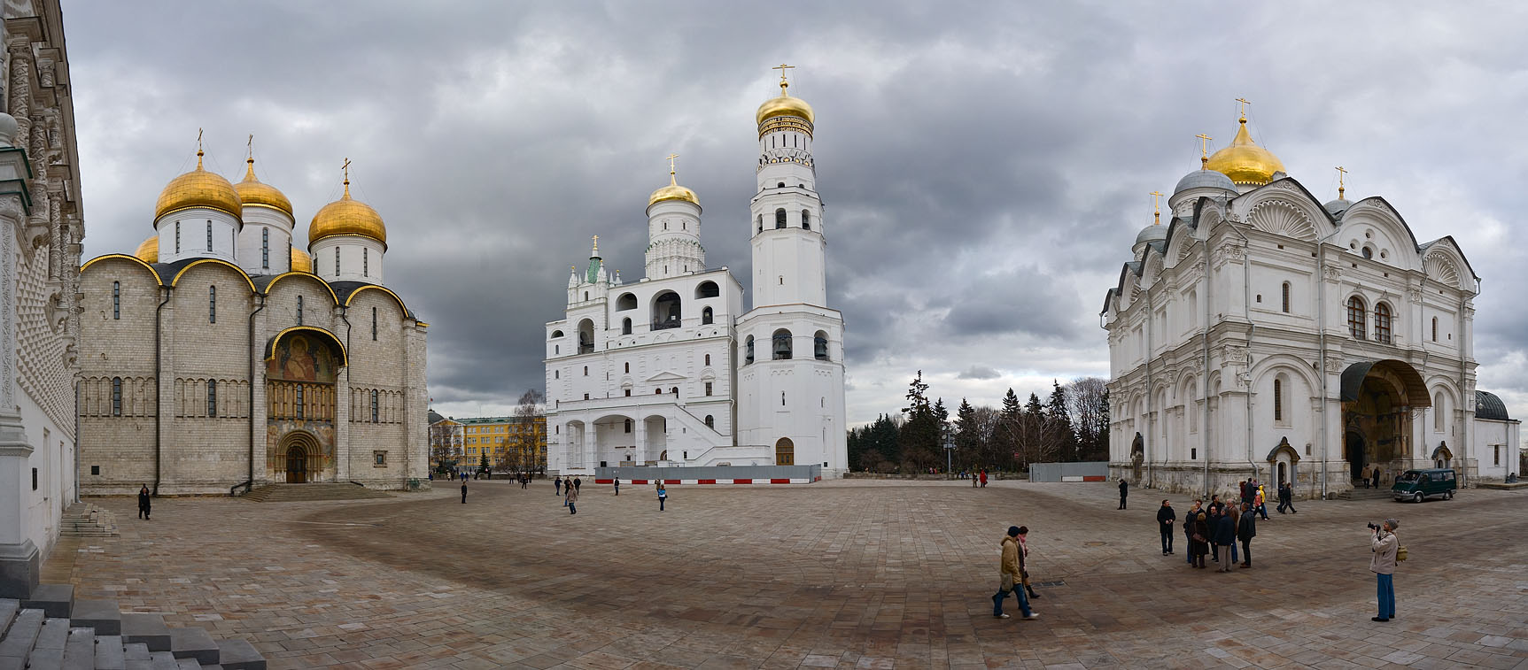 Площади с соборами