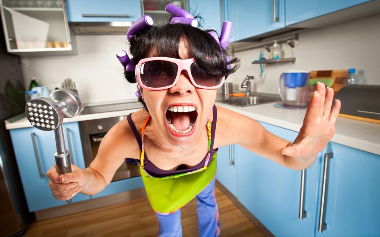 Crazy-Housewife-770x481